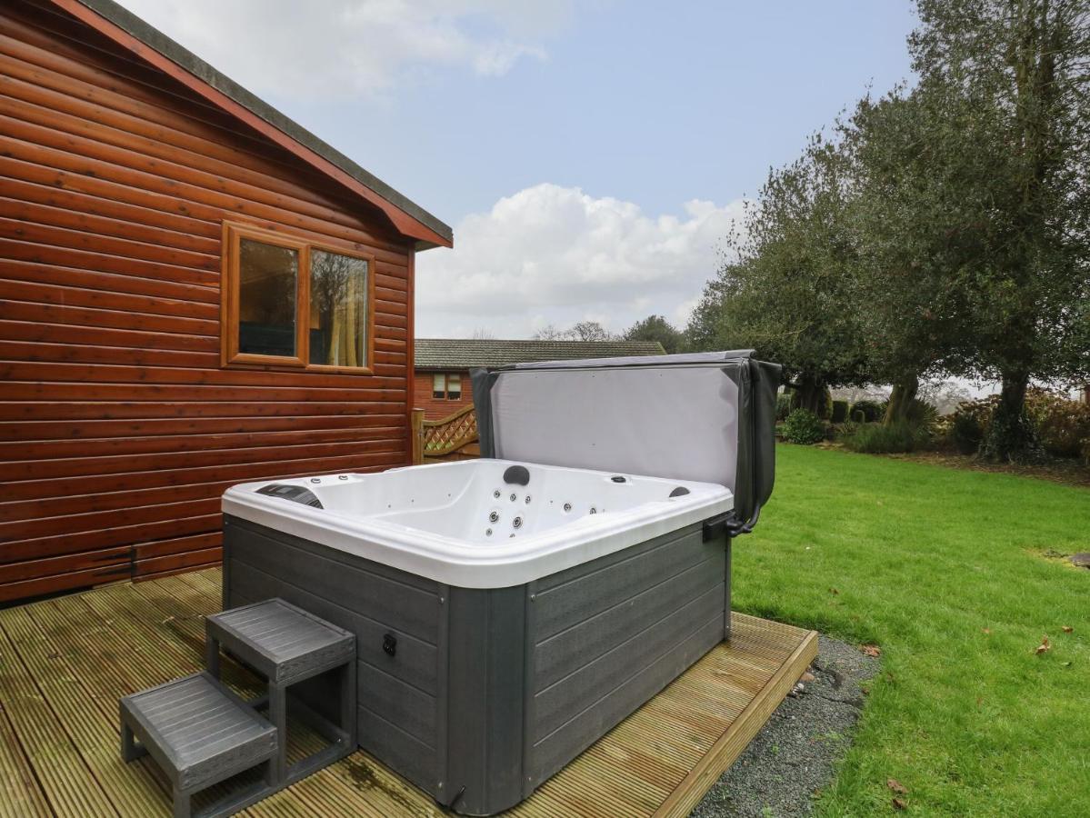 3 The Fairway Villa Cottingham  Exterior photo